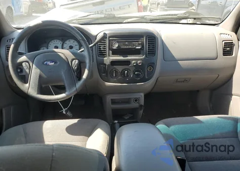 2002 Ford Escape Xlt z USA, uszkodzony, nr VIN 1FMCU04162KC49491